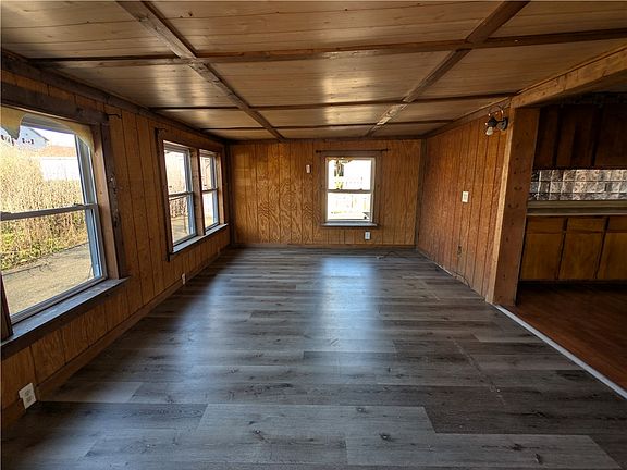 4th image of 414 Middle Ave