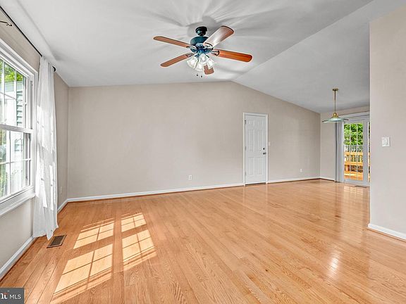 5th image of 5719 Oak Apple Ct