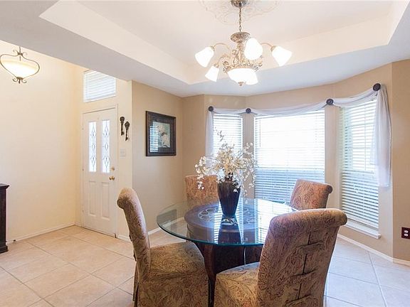 5th image of 710 Meadow Ln