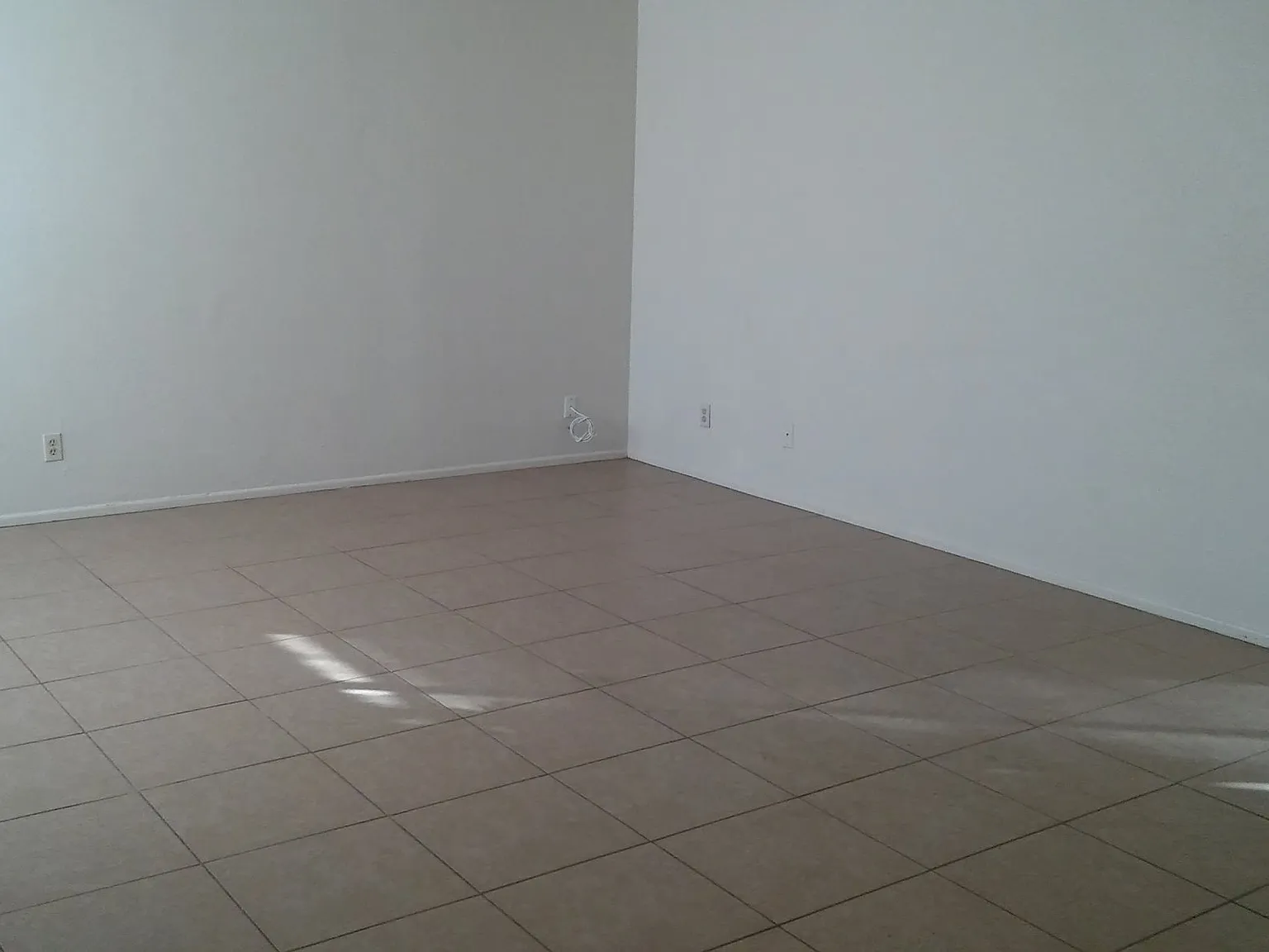 3 bed, 1260 sqft, $2,000 — Photo 3