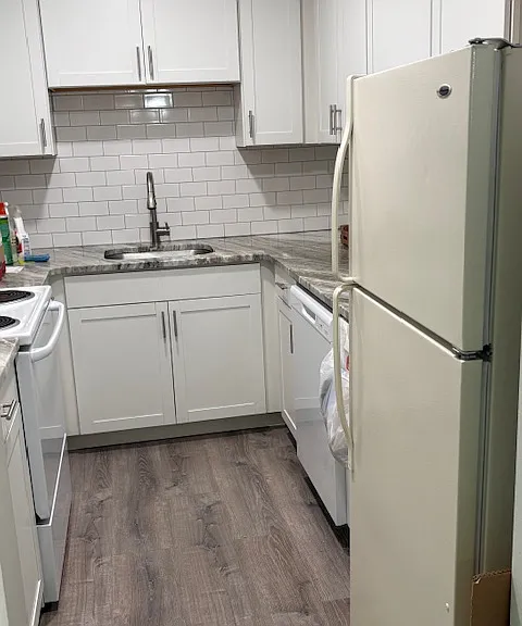 New Kitchen with granite counters