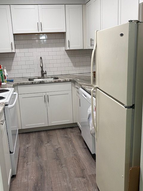 New Kitchen with granite counters
