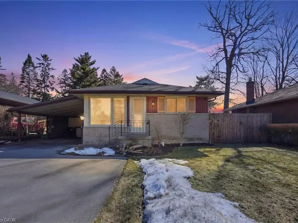 11 Alison Ave, Cambridge, ON N1R 1M8