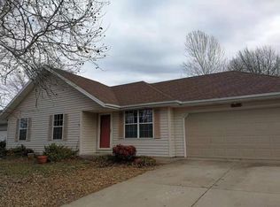 5670 S Pinehurst Ave, Springfield, MO 65810