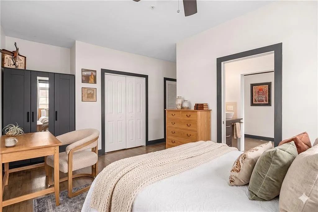 1 bed, 1.0 bath, 1031 sqft, $2,500 — Photo 4