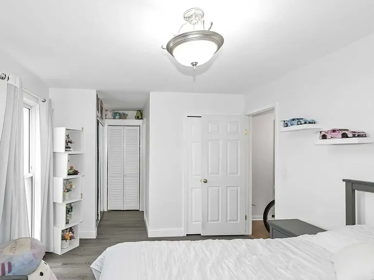 268 N Carter St #201 — Photo 9