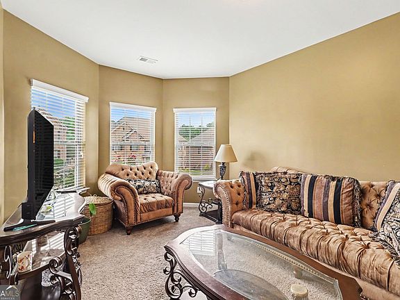 2nd image of 605 Stream Ct