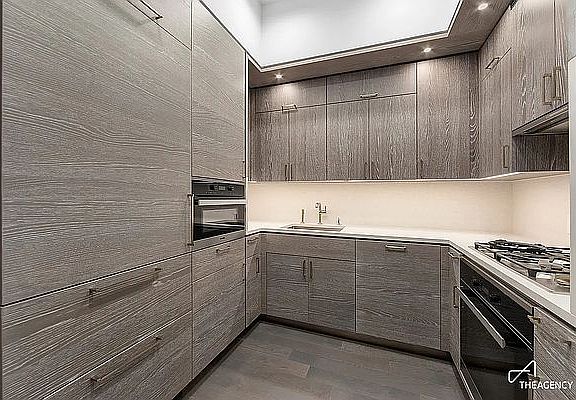 2nd image of 1 City Poin APT 23J