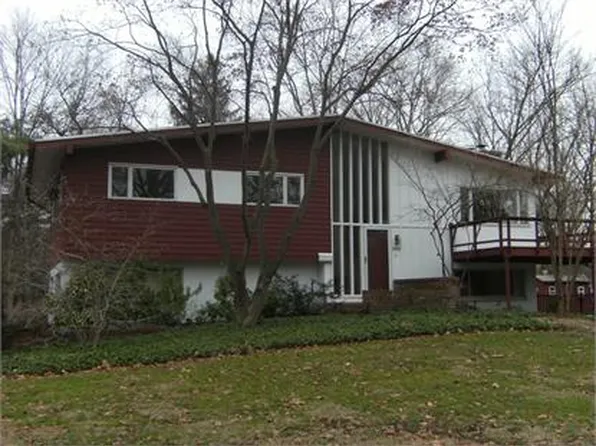 595 Barnett Pl, Ridgewood, NJ 07450