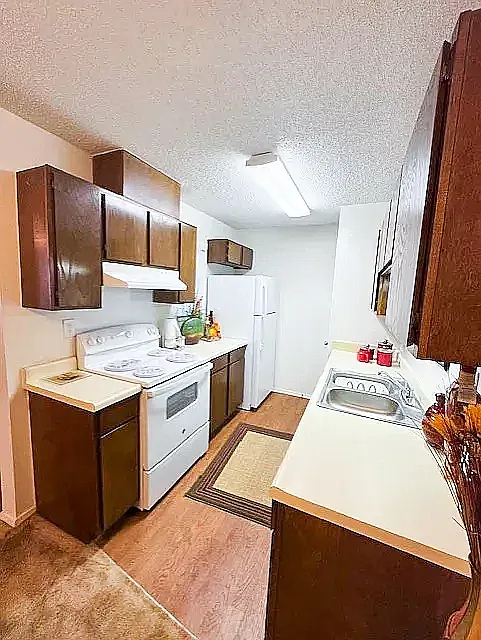 Parkway Villas — Photo 3