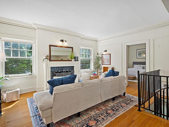 2nd image of 3127 N Marietta AVENUE #5
