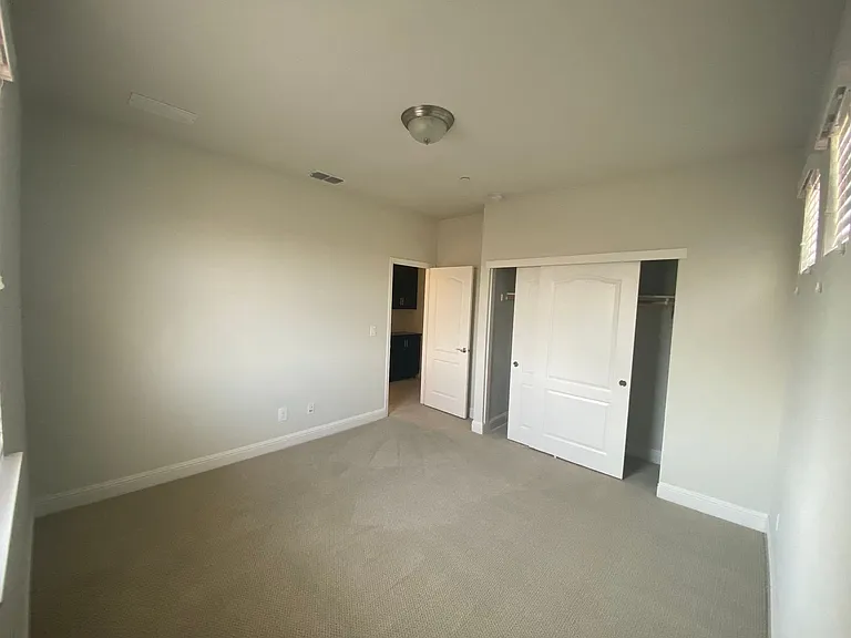 35 Huddlestone Cir — Photo 16