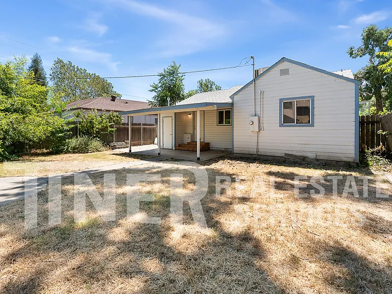 1436 Carrie St — Photo 17
