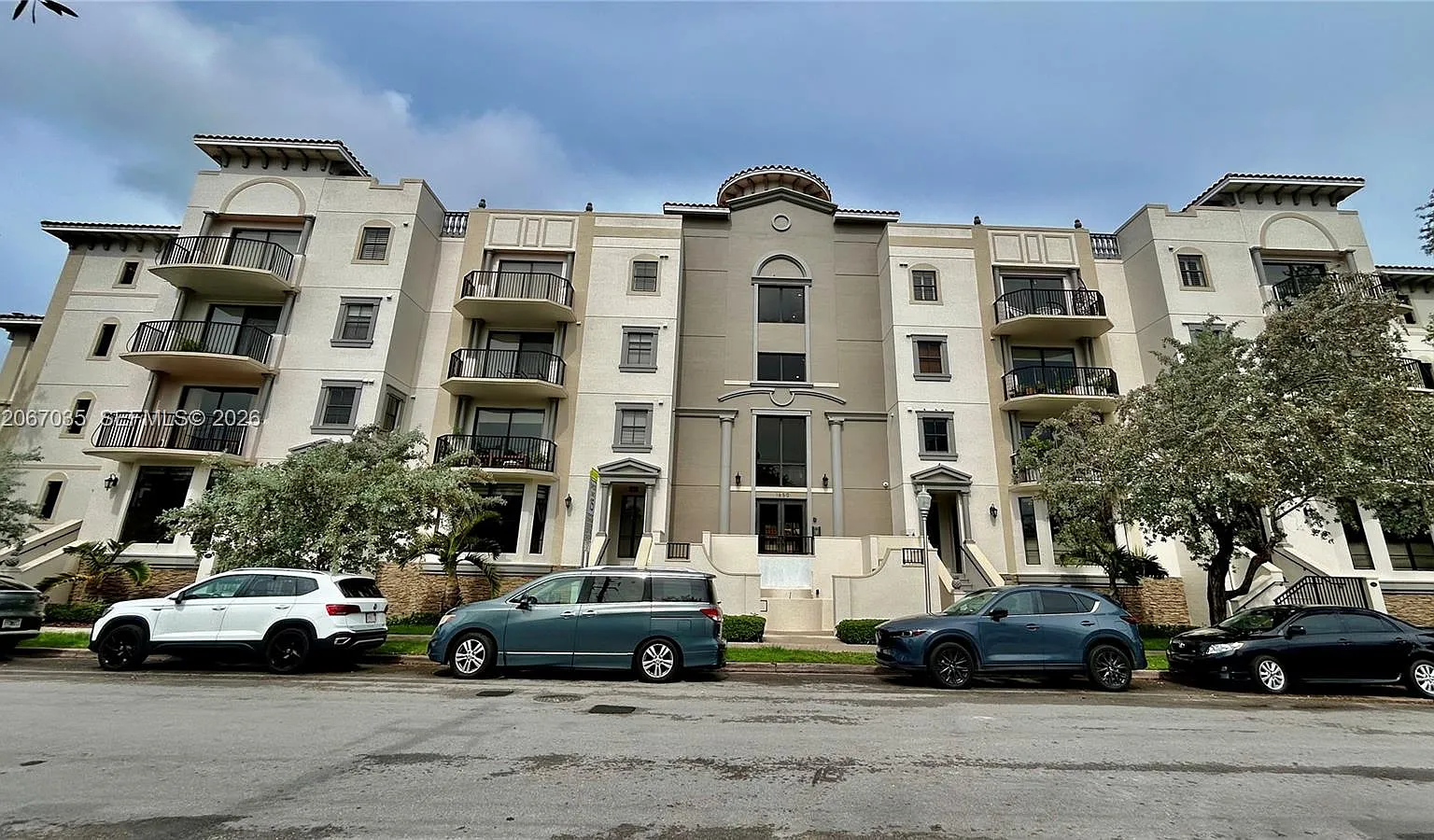 Village Park Condo — Photo 2
