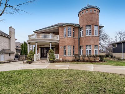 17W203 Monterey Ave, Oakbrook Terrace, IL, 60181