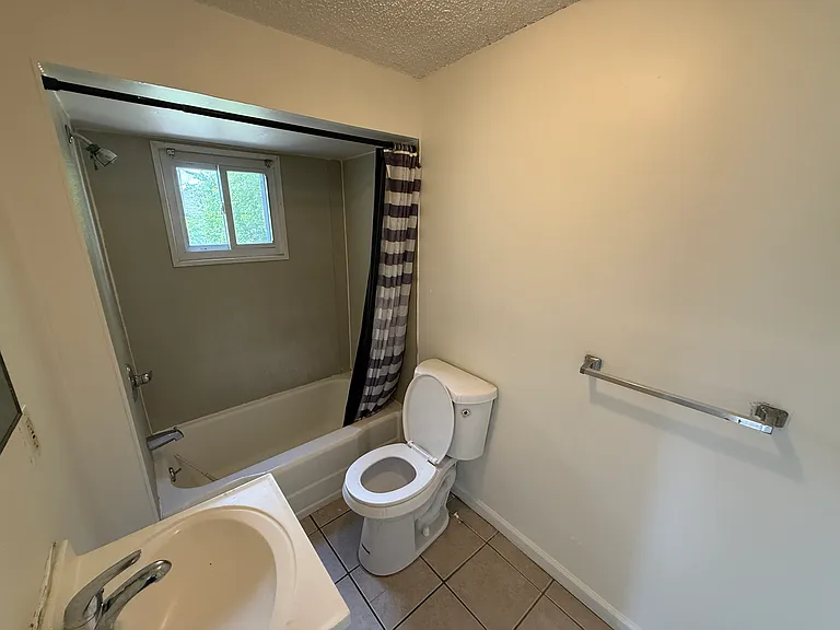 11353 Maxwell Ave — Photo 7