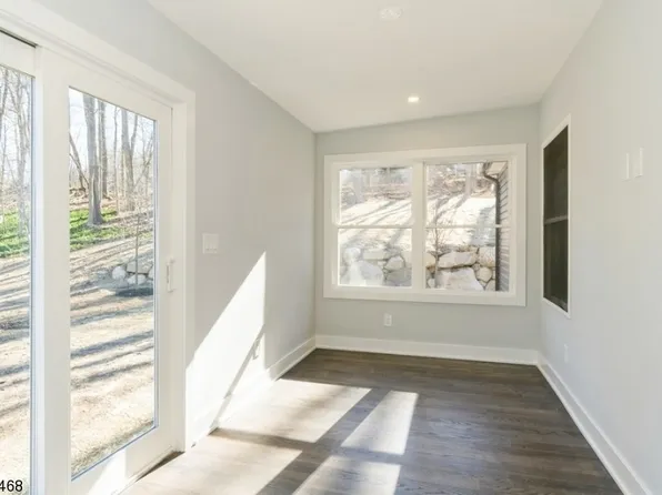 676 Ramapo Valley Rd, Oakland Boro, NJ 07436