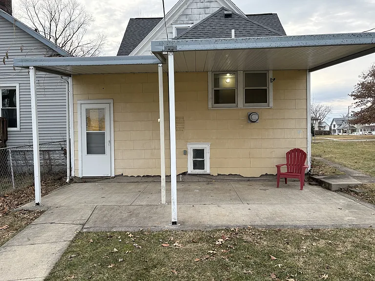 211 S Morton St — Photo 11