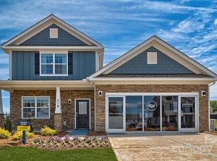 301 Woodnettle Ln, Fletcher, NC 28732