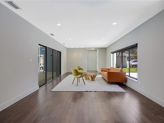 5th image of 1221 Silverstone Ave
