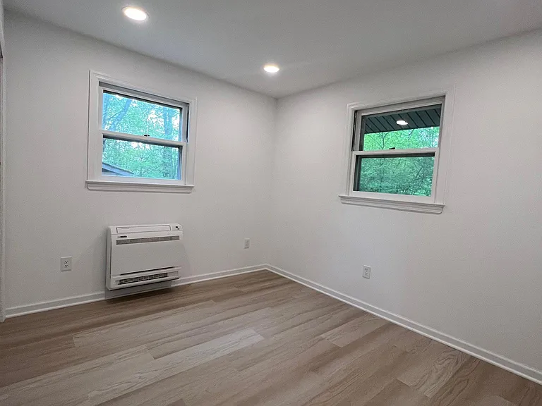 436 Stillwater Dr — Photo 9