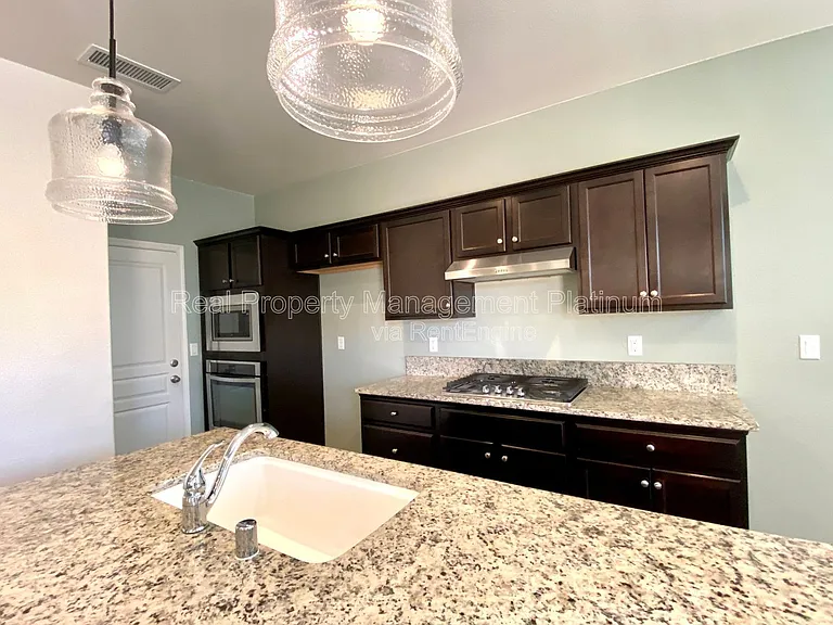 2534 Mustang Dr — Photo 24