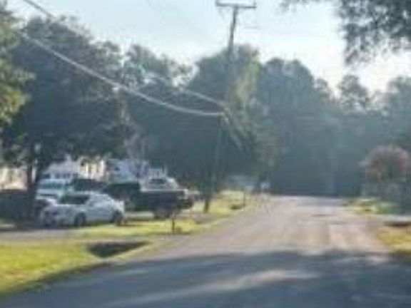 Exterior Neighborhood (street photo)