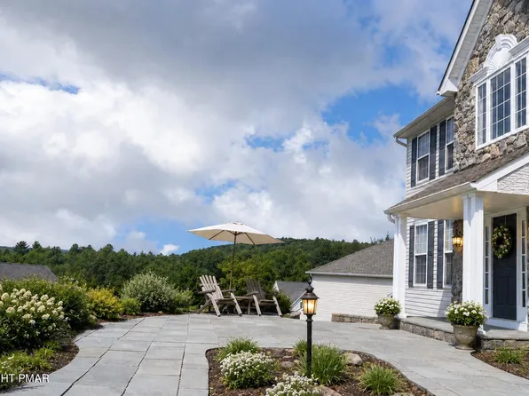 2347 Snapdragon Point, East Stroudsburg, PA 18301