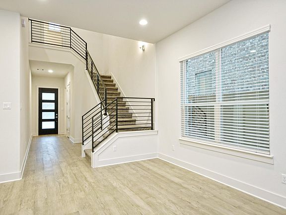 5th image of 1249 Summerbrooke Cir