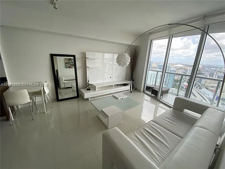 465 Brickell Ave #CU-5304 — Photo 4