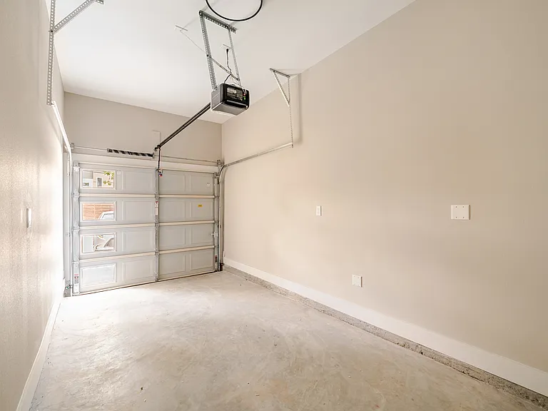 217 Pheasant St #B — Photo 32
