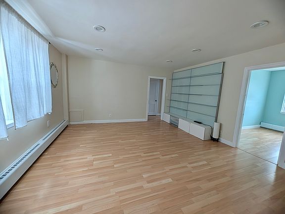 2nd image of 17 Hammond Pond Pkwy APT 4