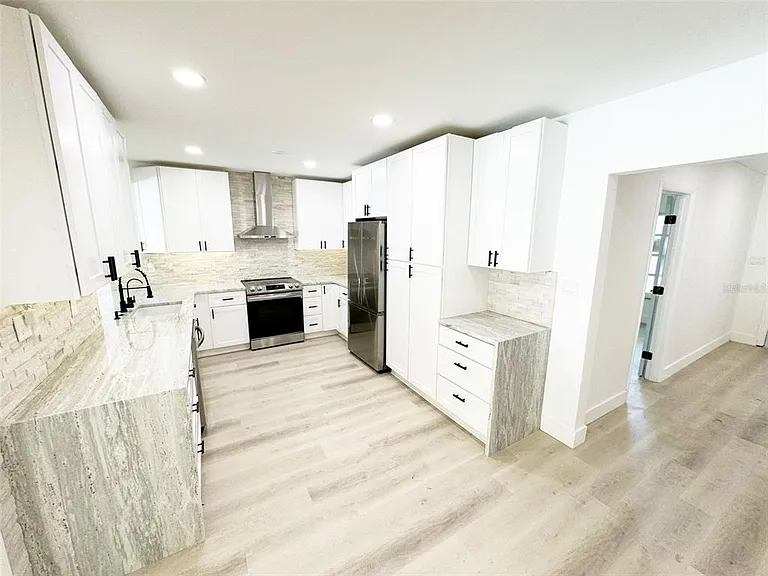 101 S Corona Ave — Photo 12