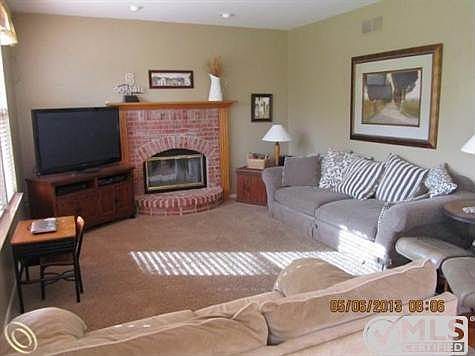 Family Room (2).jpg