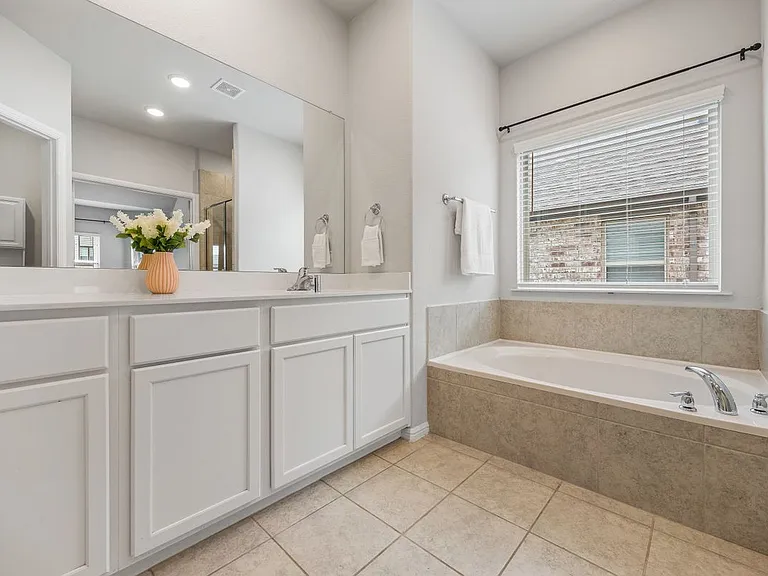 223 Miramar Ave — Photo 10