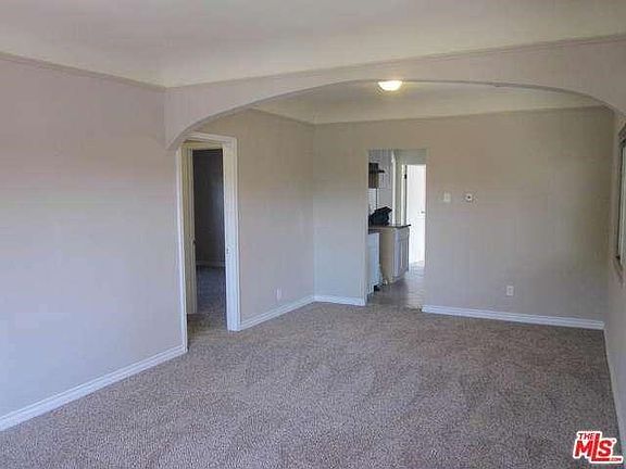 4th image of 637 W 98th St