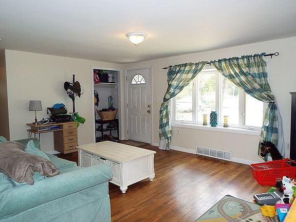 3rd image of 92 Linda St