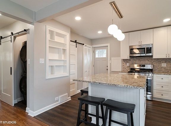 3rd image of 701 Newberry Ave
