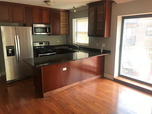 2nd image of 4627 S Drexel Blvd Unit 3E