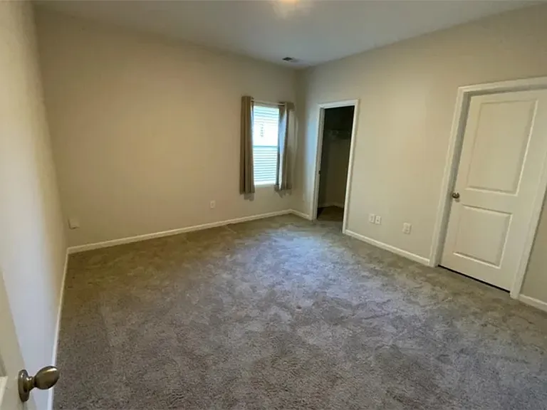 1044 Fairfield Dr — Photo 15