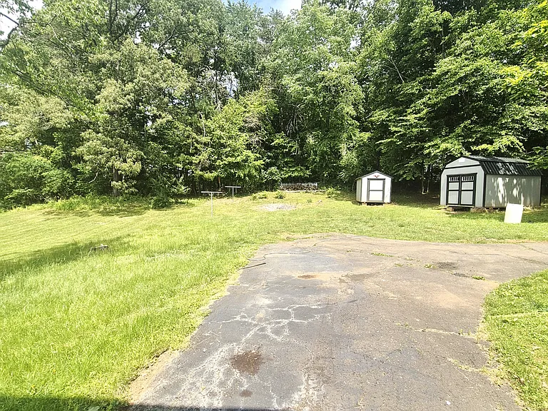 200 Wellview Dr — Photo 27