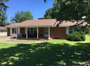 712 W Bain St, Dexter, MO 63841