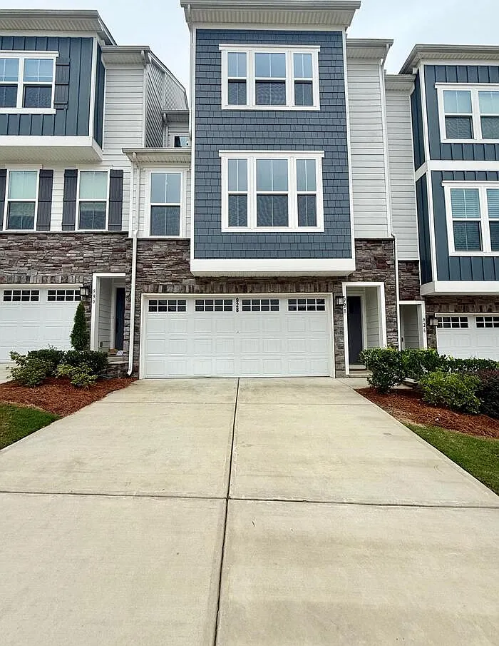4 bed, 3.5 bath, 2137 sqft, $2,850 — Photo 1