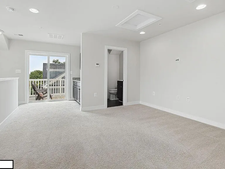 208 E Pennsylvania Ave — Photo 24