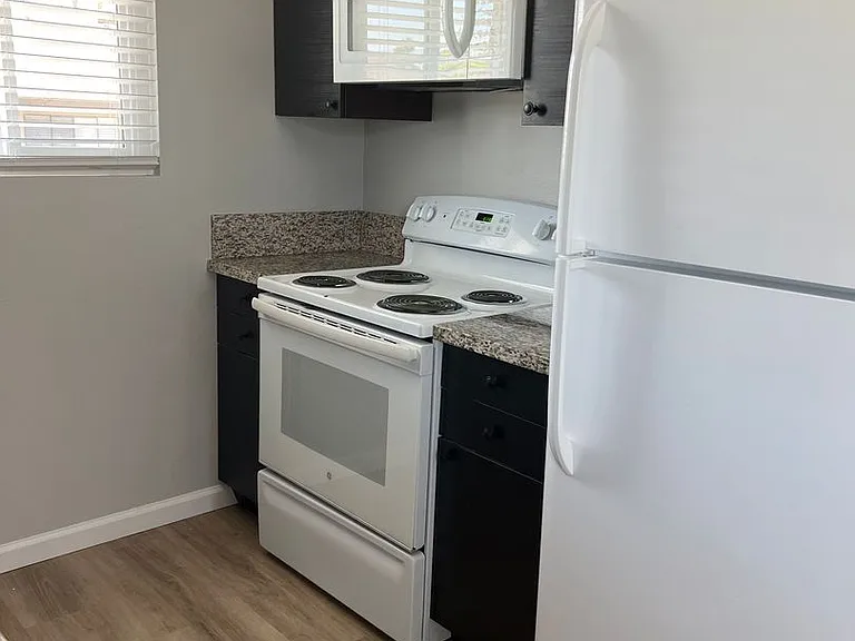951 N Vulcan Ave — Photo 10