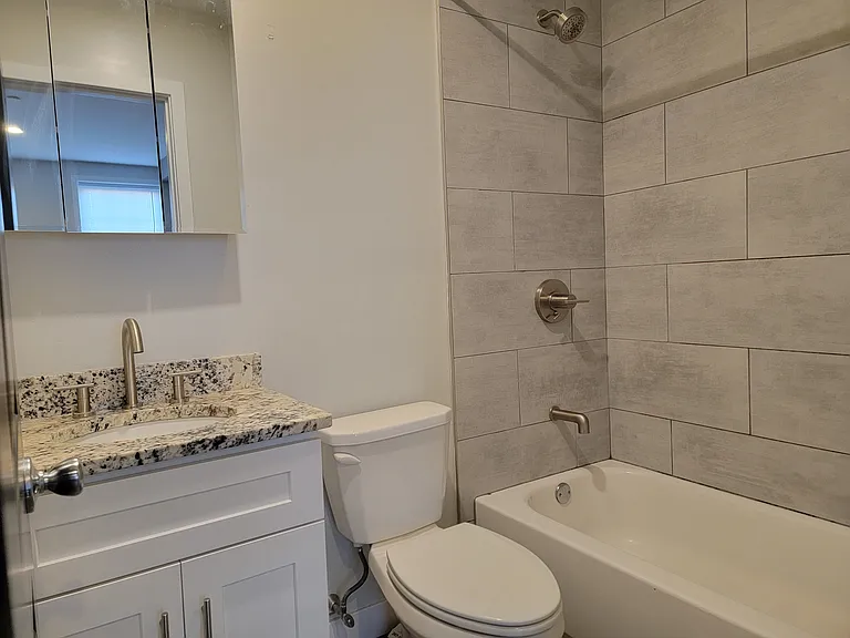 729 N 38th St #2 — Photo 7