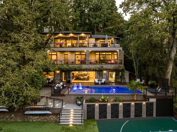 17227 Canal Cir, Lake Oswego, OR 97035