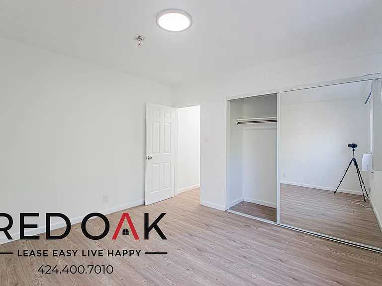 8118 S Western Ave #2 — Photo 12