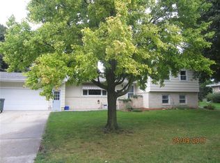 2402 Warford St, Perry, IA 50220