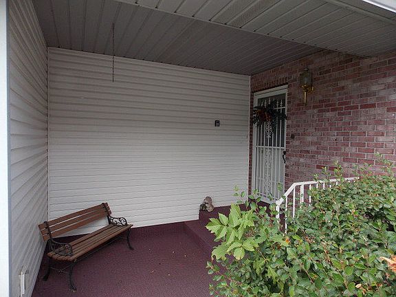 5th image of 636 Montcliffe Dr